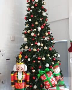 15ft tree and airloonz