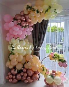 Organic garland with hoop