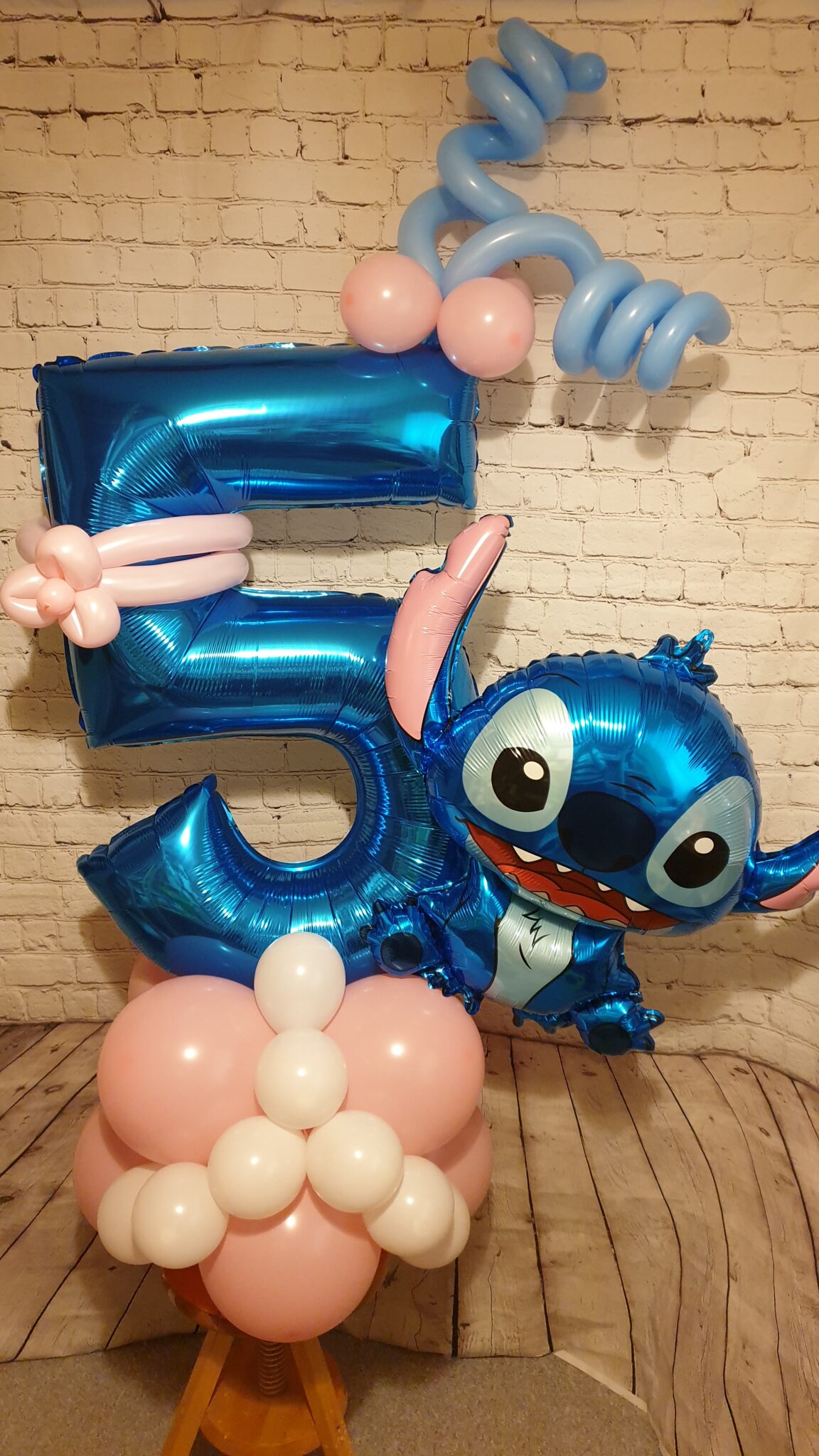 Stitch age 5 number display
